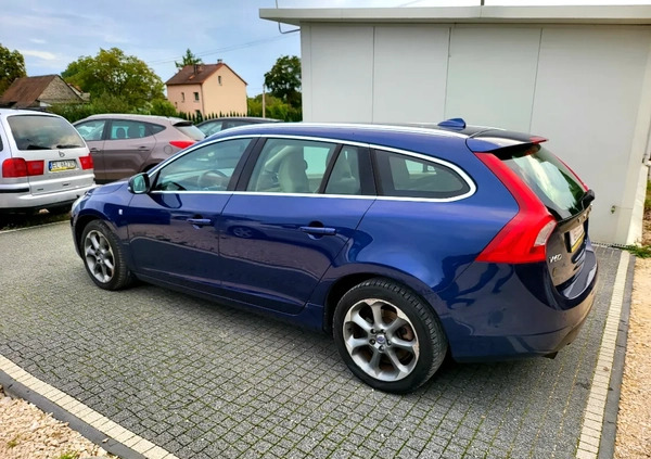 Volvo V60 cena 37500 przebieg: 191200, rok produkcji 2012 z Szepietowo małe 352